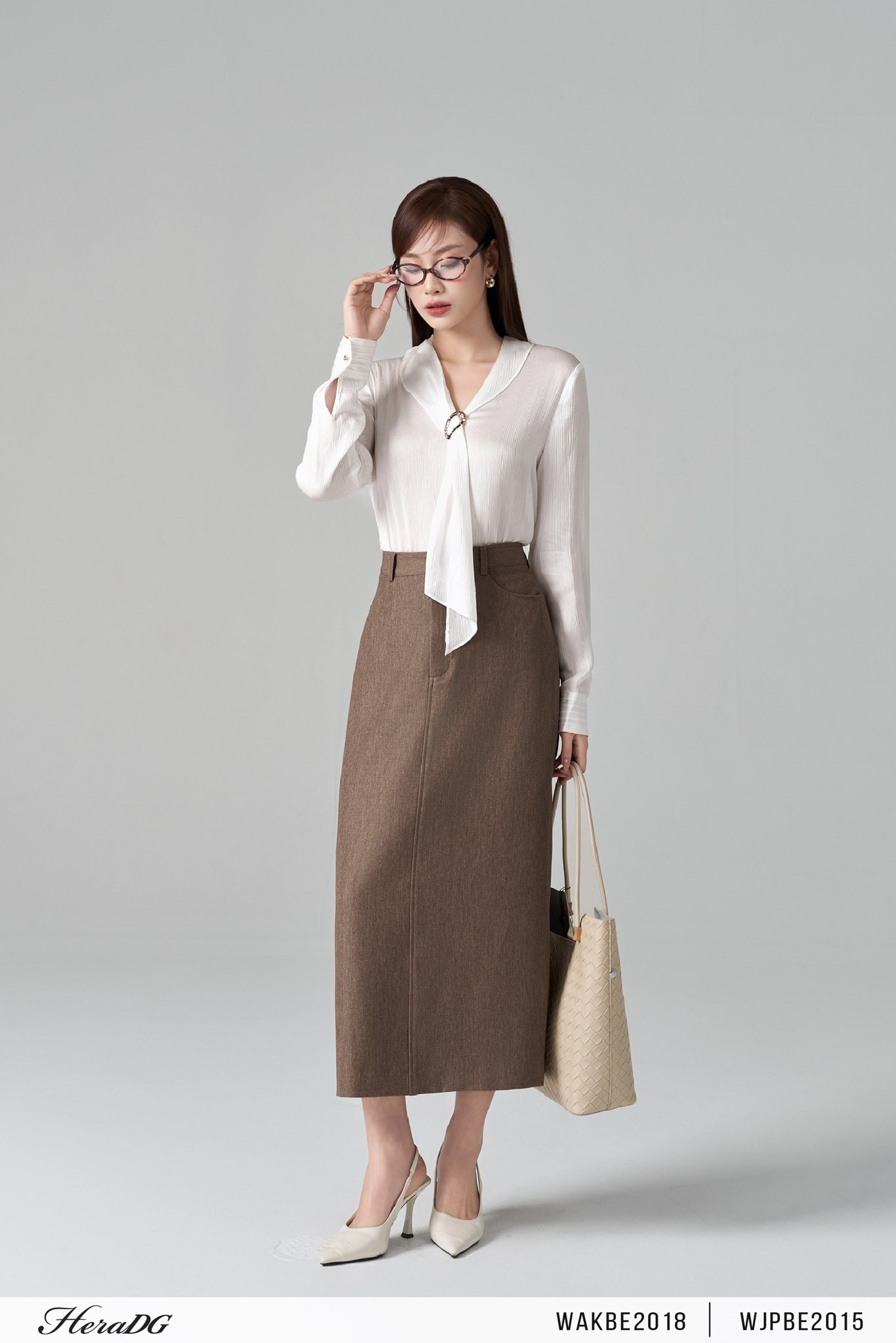 Ảnh của Chân váy suông dáng dài